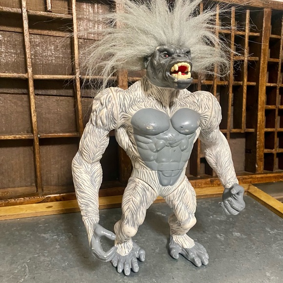 TMNT Mutants & Monsters Raphael vs The Yeti Boxed Set Playmates 2005 YETI ONLY - Picture 2 of 7